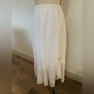 Unbranded, vintage cotton, mermaid style, fishnet, shell design white skirt M/L